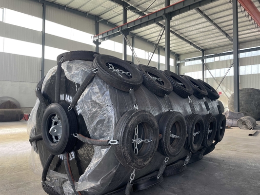 70kg/M³ Density Foam Filled Fender With Chain Tires Net 19mm Polyurea Thickness