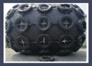 Ribbed Type Marine Dock Bumpers Fen Protecting Fuel Ship With ISO17357 Certification