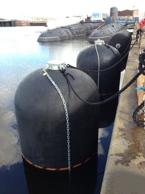 Black Underwater Submarine Hydro Pneumatic Marine Rubber Fenders 50Kpa