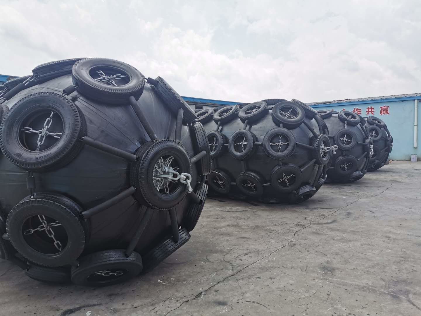 Inflatable Shipping Protection Marine Ball Dock Hull Protection Submarine Inflatable Rubber Fender ...