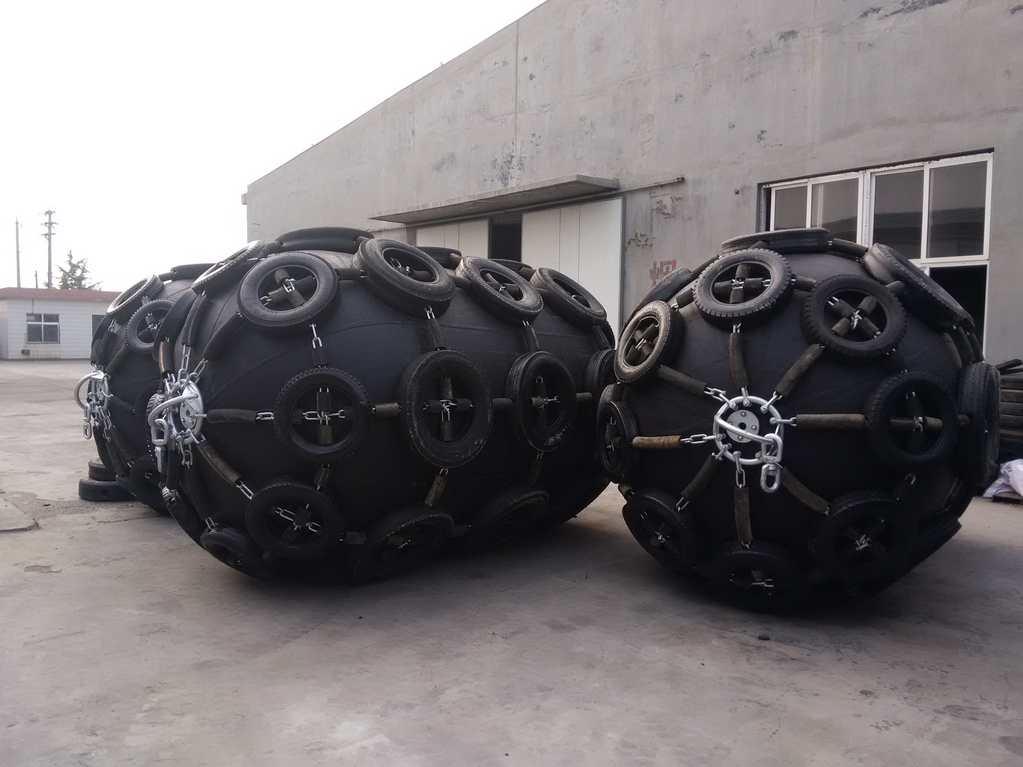 Natural Rubber Floating Inflatable Marine Fender Pneumatic Type Fenders ...