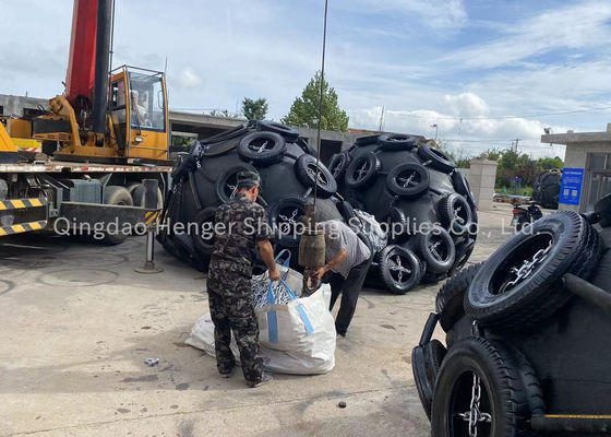 Quality Floating Marine Sling Type Pneumatic Rubber Fender 80kpa factory