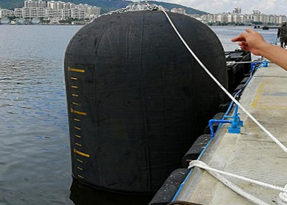 Quality ISO Standard Submarine Fenders For Protect The Ship factory