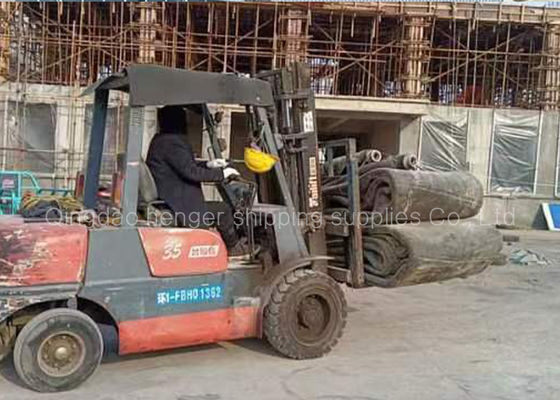 Quality DNV Certificate 1.8x12m Pneumatic Marine Rubber Airbags For Ship Launching factory