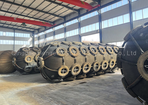 Quality Black Marine Pneumatic Rubber Fender 50kpa 3.3*6.5m With Chain Net factory