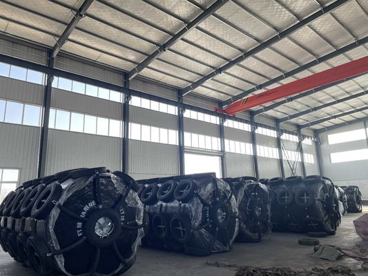 Quality 2X4m Foam Filled Fender With Chain Net 70kg/M³ Density 19mm Polyurea Thickness factory