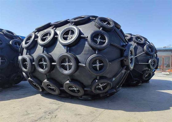Quality Yokohama Pneumatic Rubber Fender With Chain Tyre Net For Ship Dock Boat Berthing factory