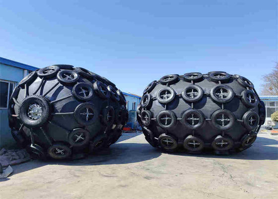 Quality STS Yokohama Type Pneumatic Rubber Ship Fender With Chain And Tire Net factory