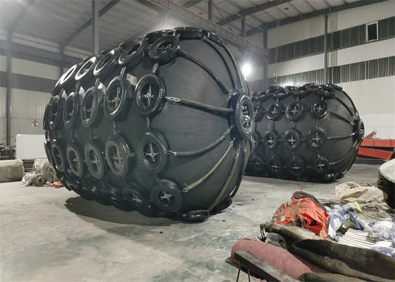 Quality ISO17357 Standard 3.3*6.5M 50Kpa Black Pneumatic Rubber Fender For Sale factory