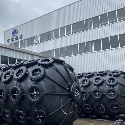 Quality Two-year Warranty Pneumatic Rubber Fender 2.5*5.5M For Vessel Berthing factory