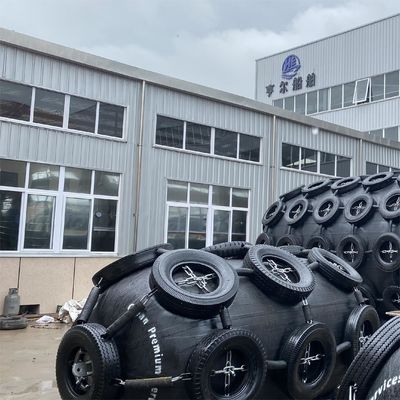 Quality Two-year Warranty Pneumatic Rubber Fender 2.5*5.5M For Vessel Berthing factory