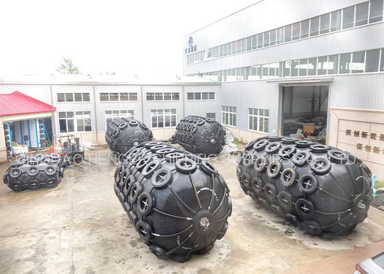 Quality Black Marine Pneumatic Rubber Fender ISO17357 Certified 80Kpa factory