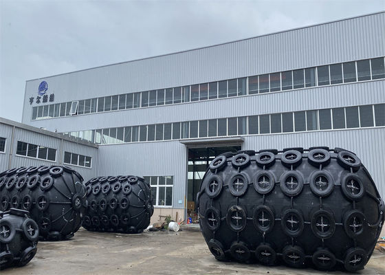 Quality 50Kpa 3.3*6.5M Yokohama Type Pneumatic Rubber Fender With Chain Tyre factory