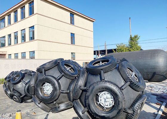 Quality Floating Structure 2.0*3.5-2.5*4.0m ISO17357 Ship-to-Ship 50kpa/80kpa Pneumatic Yokohama Rubber Fender factory