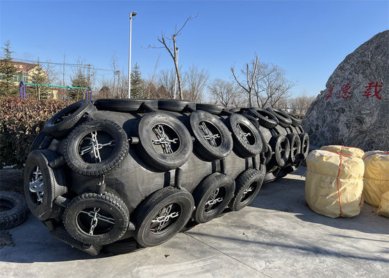 Quality Cylinder Pressure Marine Fenders Black Easy Install Pneumatic Docking Protection factory