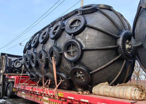Quality 6 to 12 Years Design Life Pneumatic Marine Fender with 50kPa/80kPa Working Pressure for Ship-to-ship and Ship-to-dock Protection factory