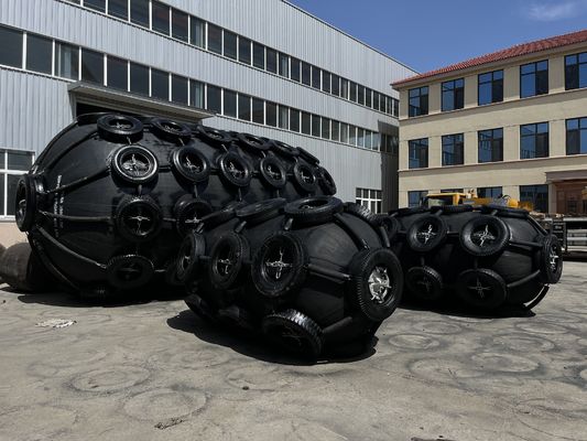Quality Easy Fit Cylinder Floating Pneumatic Rubber Fenders Jetty Protection factory