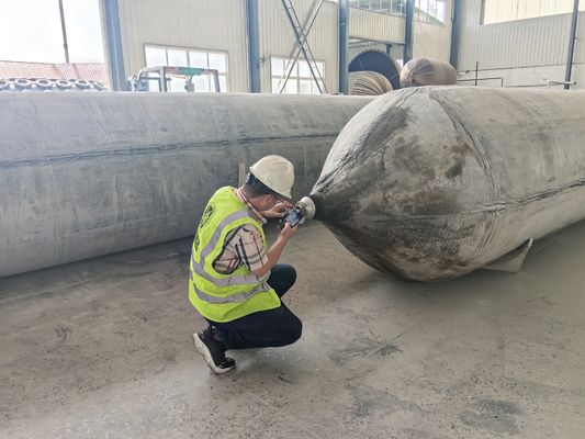 Quality High Pressure Resistance Inflatable Marine Airbags Cylindrical Type Offering Performance for Ship Launching and Cargo Handling factory