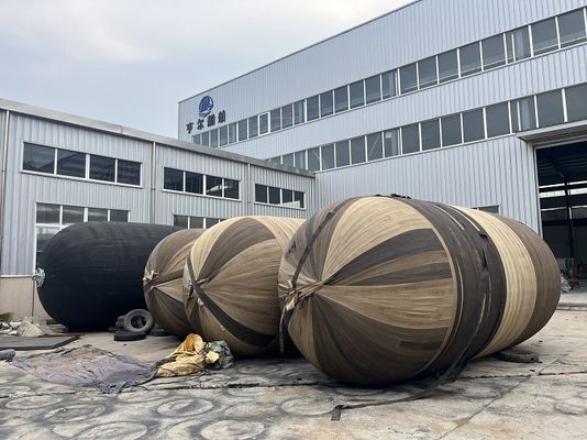 Quality 0.05MPa/ 0.08MPa Marine Rubber Fender with Excellent Shock Absorption Capacity and Sling Type factory