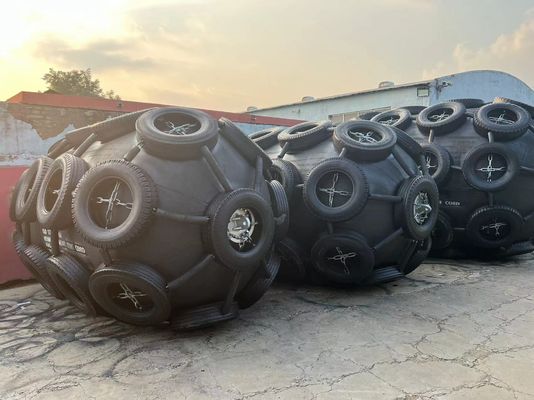 Quality Good Quality STS 50Kpa Black Pneumatic Rubber Fender Yokohama Type Fender factory