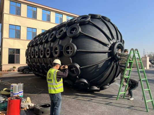 Quality Performance Black Cylinder Pneumatic Marine Fenders factory