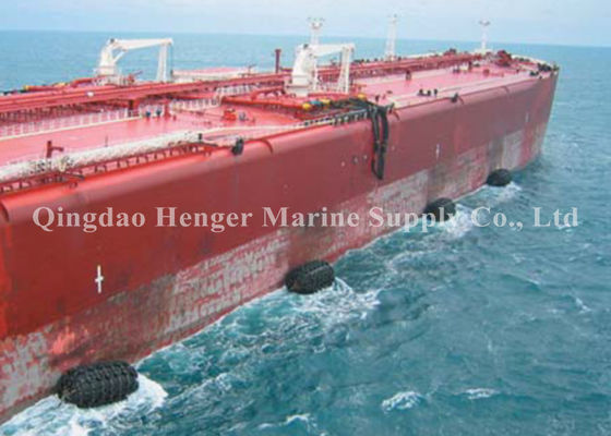 Quality Customized Size Marine Rubber Fender Corrosion Resistant With Chain Net factory