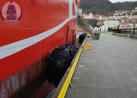 Quality 80KPa High Energy Absorption Pneumatic Marine Fender For Ship To Ship Transfer factory