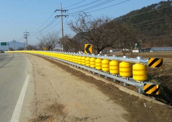 Quality Highway Crash Cushion Barrier Safety Roller Fence For Fork Road factory