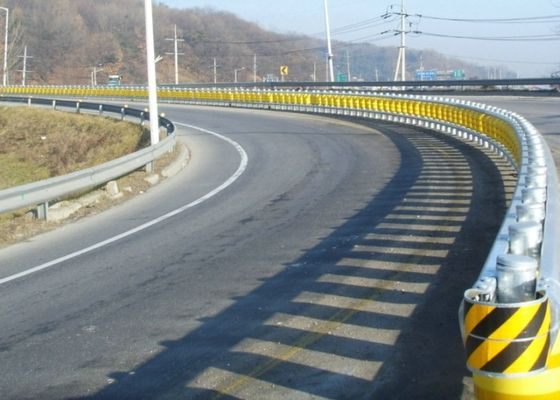 Quality Pu Foam Curve Roads Roller Road Barrier , 500mm Height Rolling Road Barrier factory