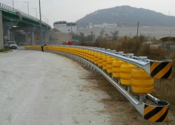 Quality Highway Protective Safety Roller Barrier Eva / Pu Material For Road Traffice Safty factory