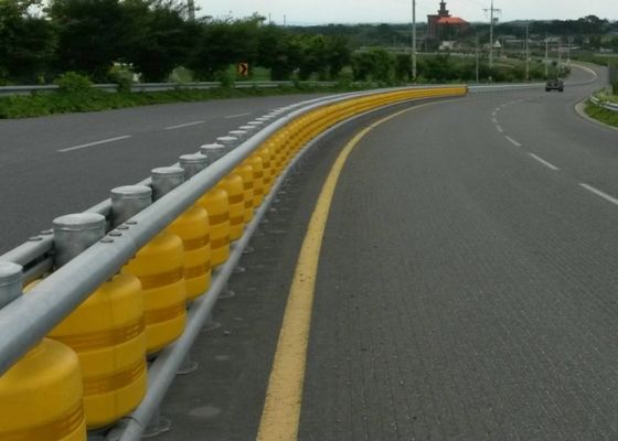 Quality Motorway Non Aggressive Roller Barrier Fence For Central Isolation Belts factory