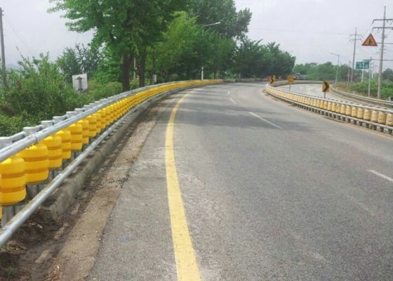 Quality Wear Resistant Safety Road Barrier , Anti - Impact Highway Roller Barrier factory