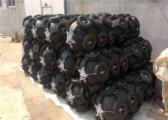 Quality Customized Natural Pneumatic Marine Fender Durable With Chain And Tire Net factory