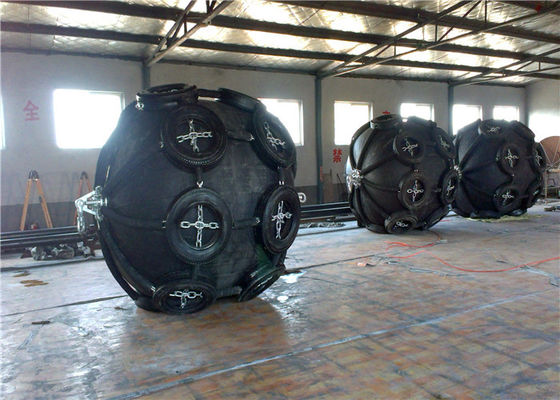 Quality Customized Natural Pneumatic Marine Fender Durable With Chain And Tire Net factory
