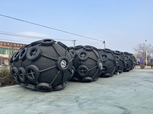 Quality Inner Pressure 50/80Kpa Pneumatic Marine Fenders Initial Pressure 50Kpa Deflection 60% factory