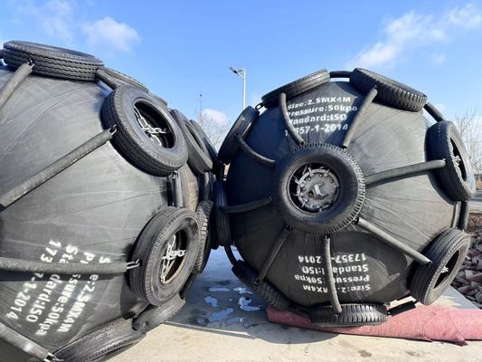 Quality Marine Pneumatic Rubber Fender Docking Ship Protection factory