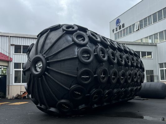 Quality Ship Boat Berthing Dock Floating Inflatable Fender Utilizing Chain and PP Rope Installation Method to Deliver Docking Impact Protection factory