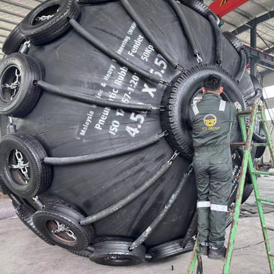 Quality Anti Corrosive Pneumatic Rubber Fender for Saltwater Environments factory