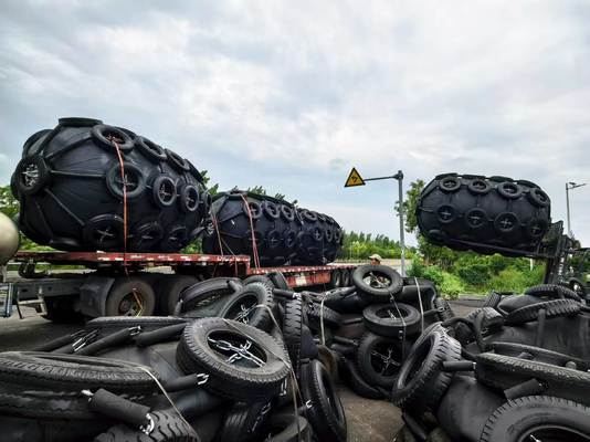 Quality Weather Resistant Pneumatic Rubber Fender with High Energy Absorption Capacity and Customized Size for Marine Applications factory
