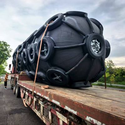 Quality Weather Resistant Pneumatic Rubber Fender with High Energy Absorption Capacity and Customized Size for Marine Applications factory