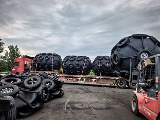 Quality ISO17357 Certified Pneumatic Rubber Fender with 50kpa High Energy Absorption and Customized Size for Marine Applications factory