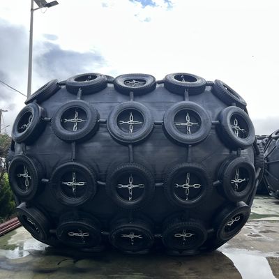 Quality Customized Sizes ISO17357 Certified Pneumatic Rubber Fender with 50kpa & 80kpa Pressure Options factory