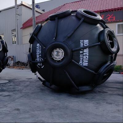 Quality Net Type Pneumatic Rubber Fender Diameter 0.5m To 4.5m Marine Fender System Provide Superior Dock Protection factory