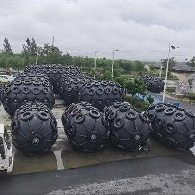 Quality ISO17357 Certified Pneumatic Rubber Fender with 50kpa High Energy Absorption and Customized Diameter 500mm to 4500mm for Marine Applications factory