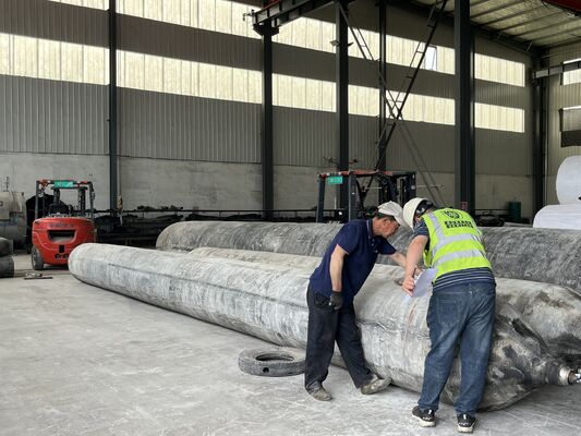 Quality Marine Rubber Airbag with Stainless Steel Mounting Hardware for Corrosion Free Installation and 0.8-3 M Diameter factory