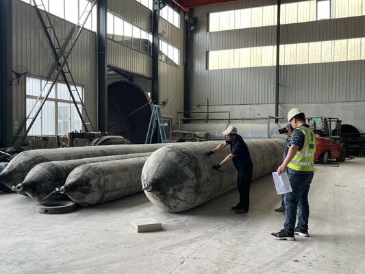 Quality Marine Rubber Airbag with Stainless Steel Mounting Hardware for Corrosion Free Installation factory