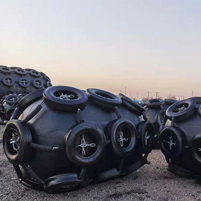 Quality Customized Pneumatic Rubber Fender with 0.3-4.8 M Available Sizes and 50kpa & 80kpa Pressure for Ship Fender Applications factory
