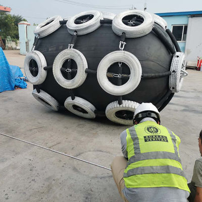Quality Customized Pneumatic Rubber Fender with 0.3-4.8 M Available Sizes and 50kpa & 80kpa Pressure for Ship Fender Applications factory