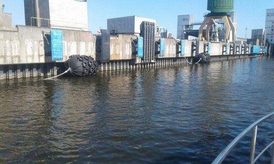 Quality Marine Iso 17357 Certificated Yokohama Rubber Fender 50kpa D1.5M*L3.0M factory