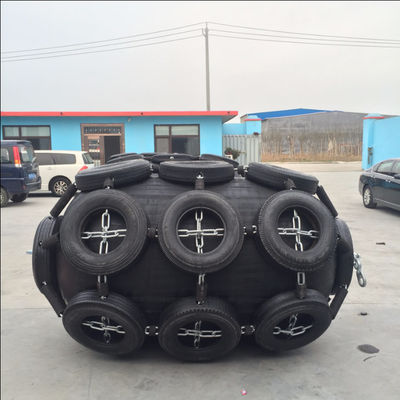 Quality 50Kpa Pneumatic Rubber Fender With Tire Sheath Type Ship Berthing And Mooring factory